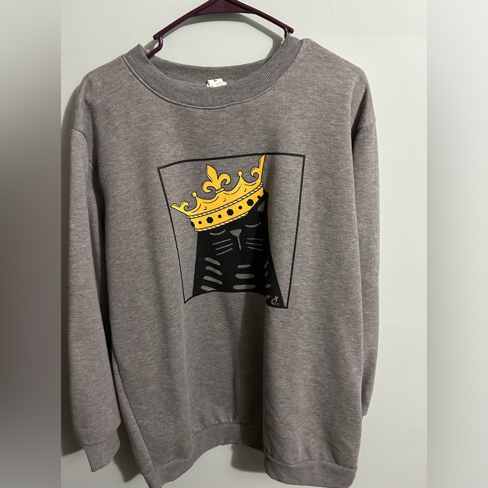 Black cat with crown sweatshirt